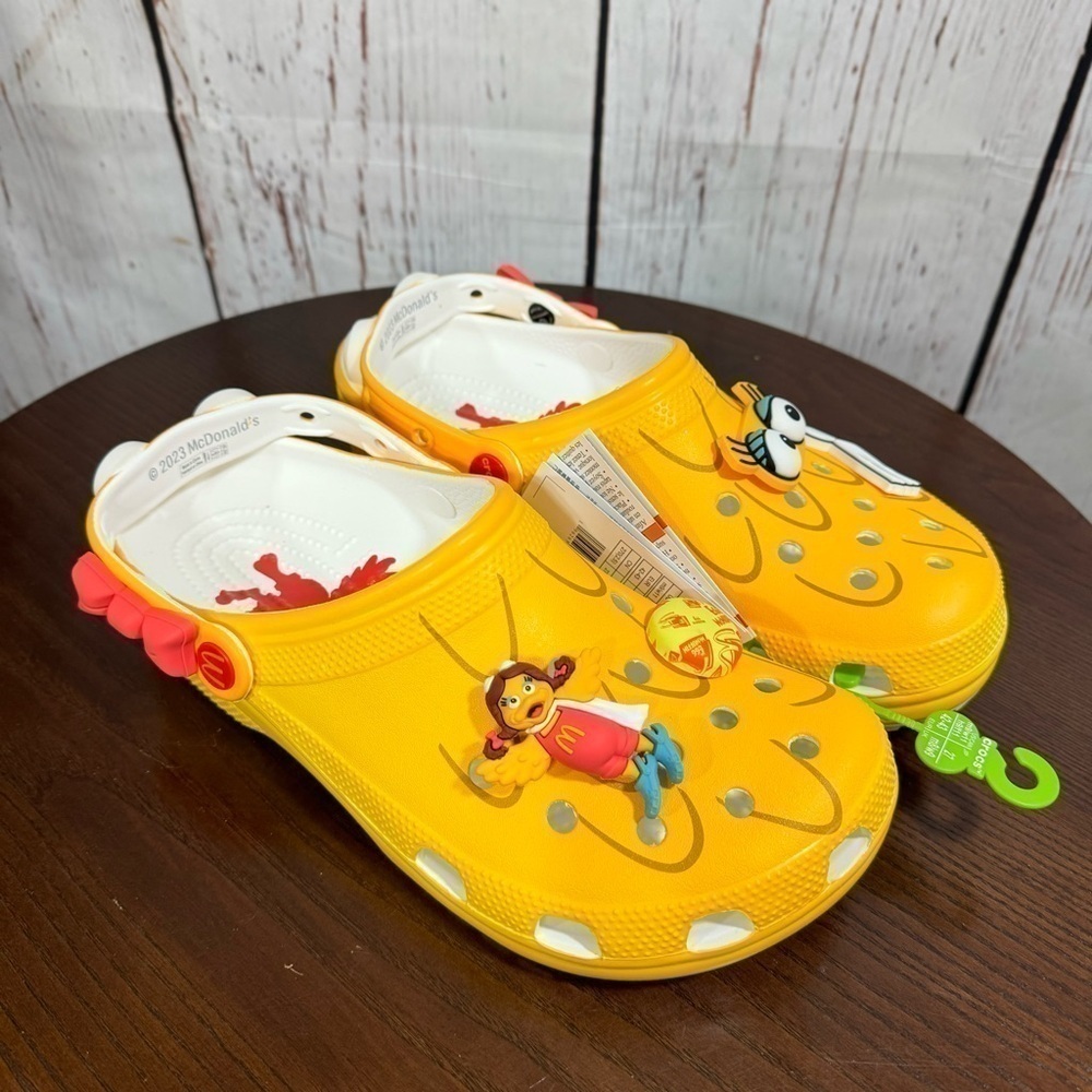 CROCS X MCDONALD’S limited edition classic Clog sold out! Size 5 Men’s 7 Women’s - Picture 4 of 10